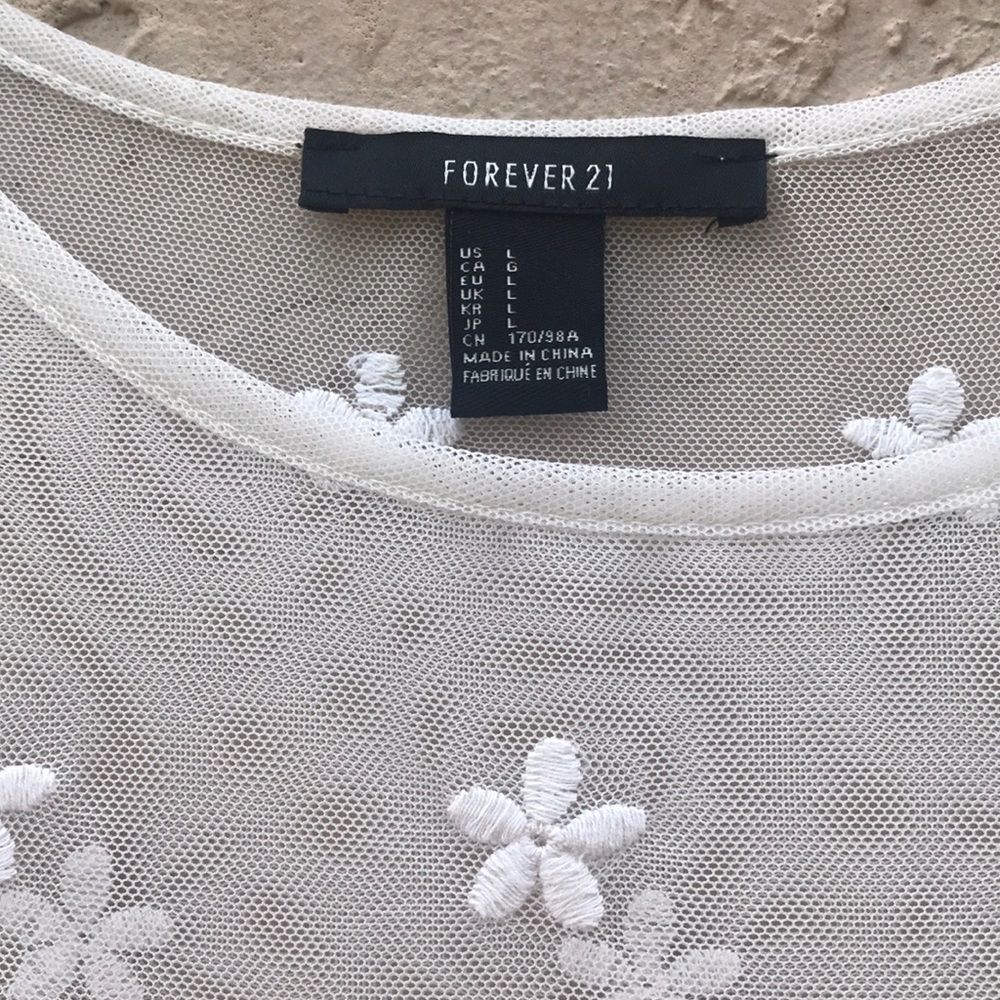 Gorgeous! Forever 21 Sheer Shell Lace Top - Picture 6 of 6